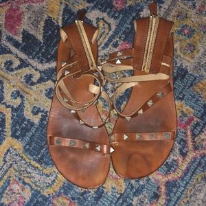 Signature Valentino Rock Stud Flat Sandals